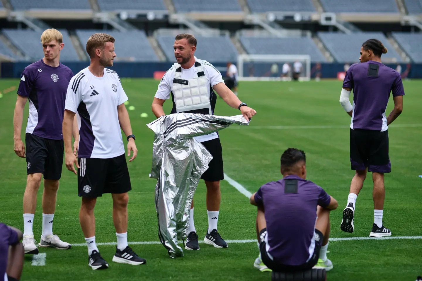 爱游戏体育 -曼联今晚手感冰凉；志在意大利杯名次提升；话题不断；医务组通报恢复 